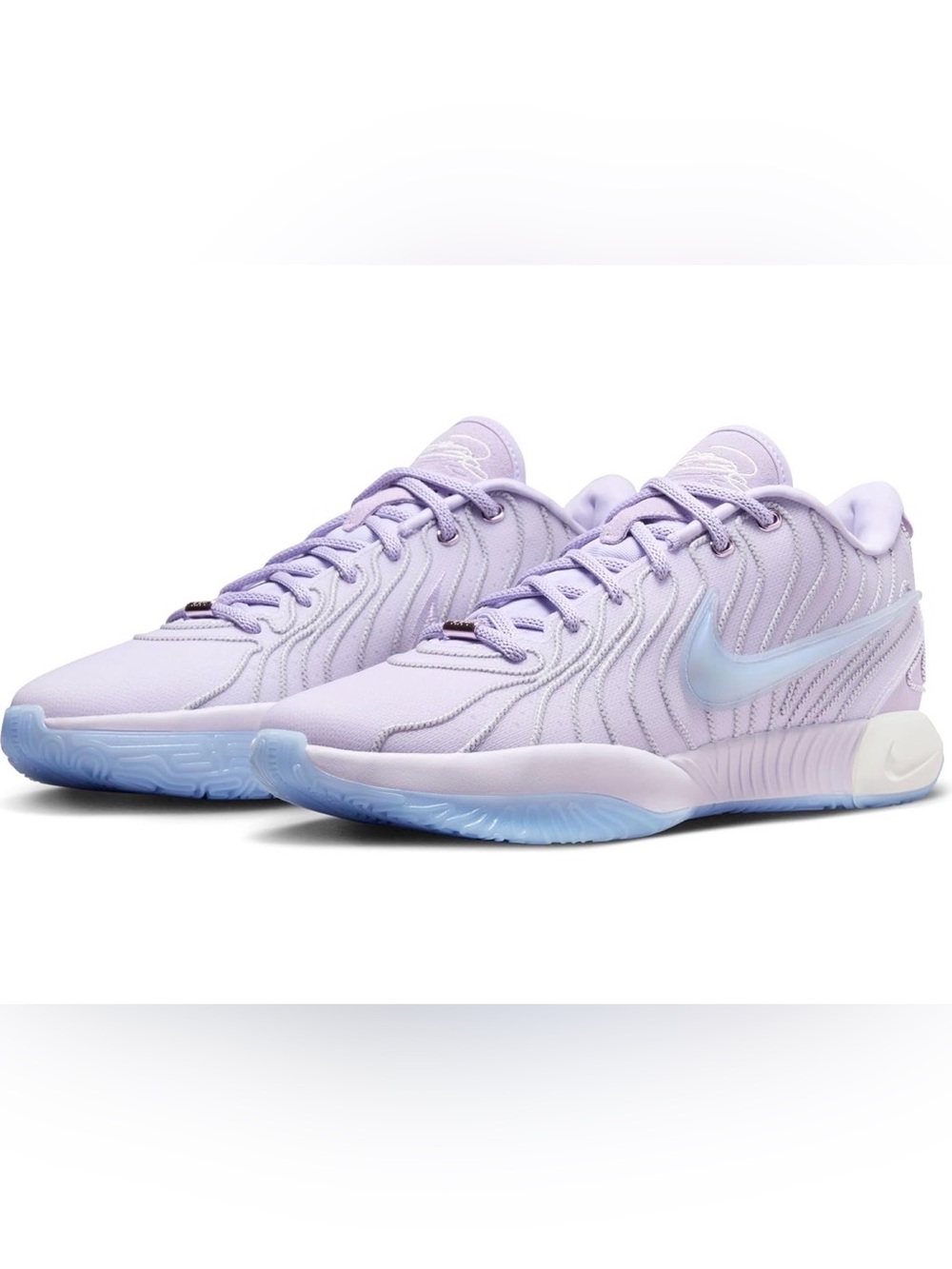 0236: Nike Men's Lebron XXI Lavender Low-Top Sneakers